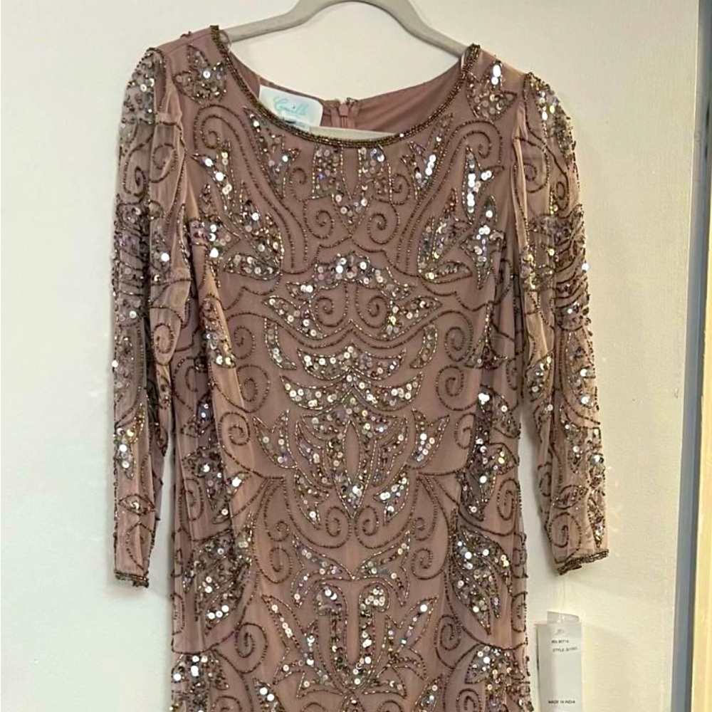 Stunning NWT modest 3/4 sleeve Camille La Vie evening dress/gown; Size 8💓